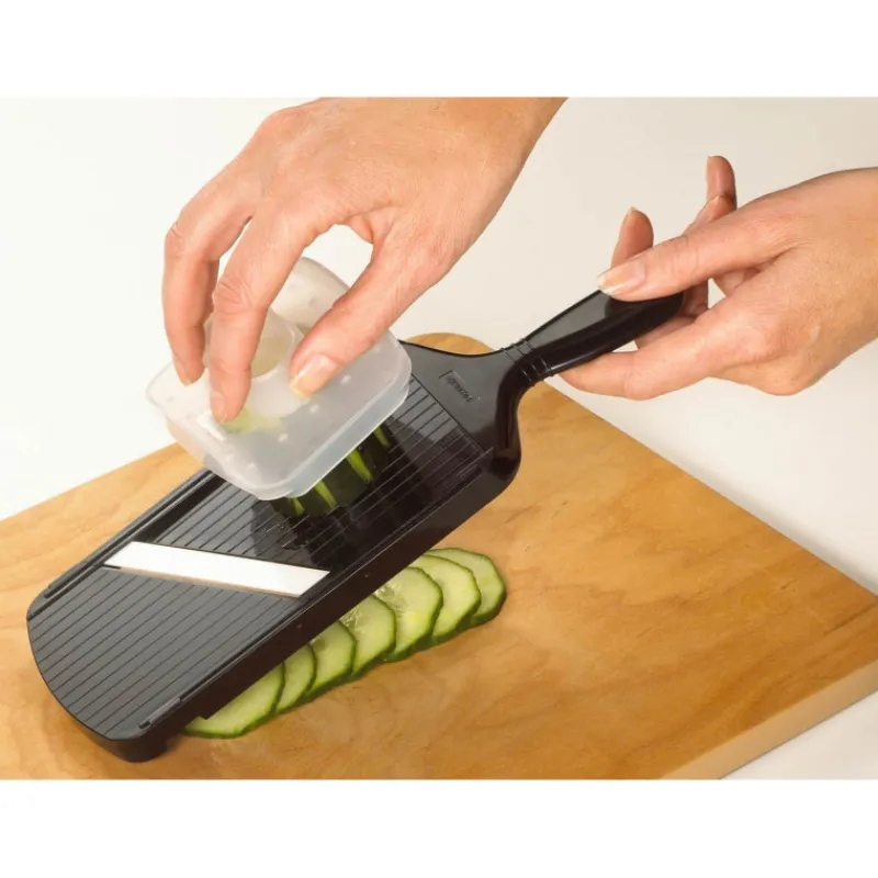 KYOCERA Mandoline De Cuisine*Mandoline Réglable Lame Céramique avec Protège Doigts Noire